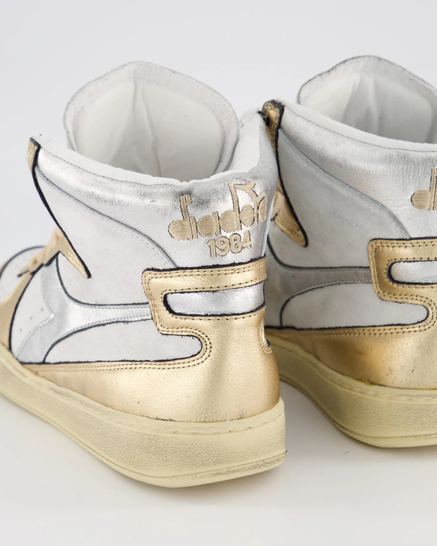 Dames Mi Basket Used Wit/Metallic